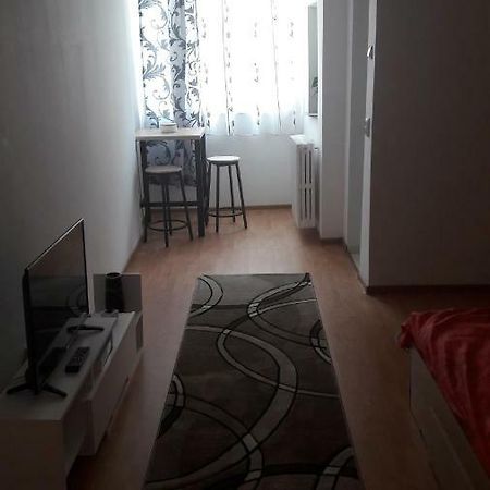 Melody Apartment Alba Iulia Buitenkant foto